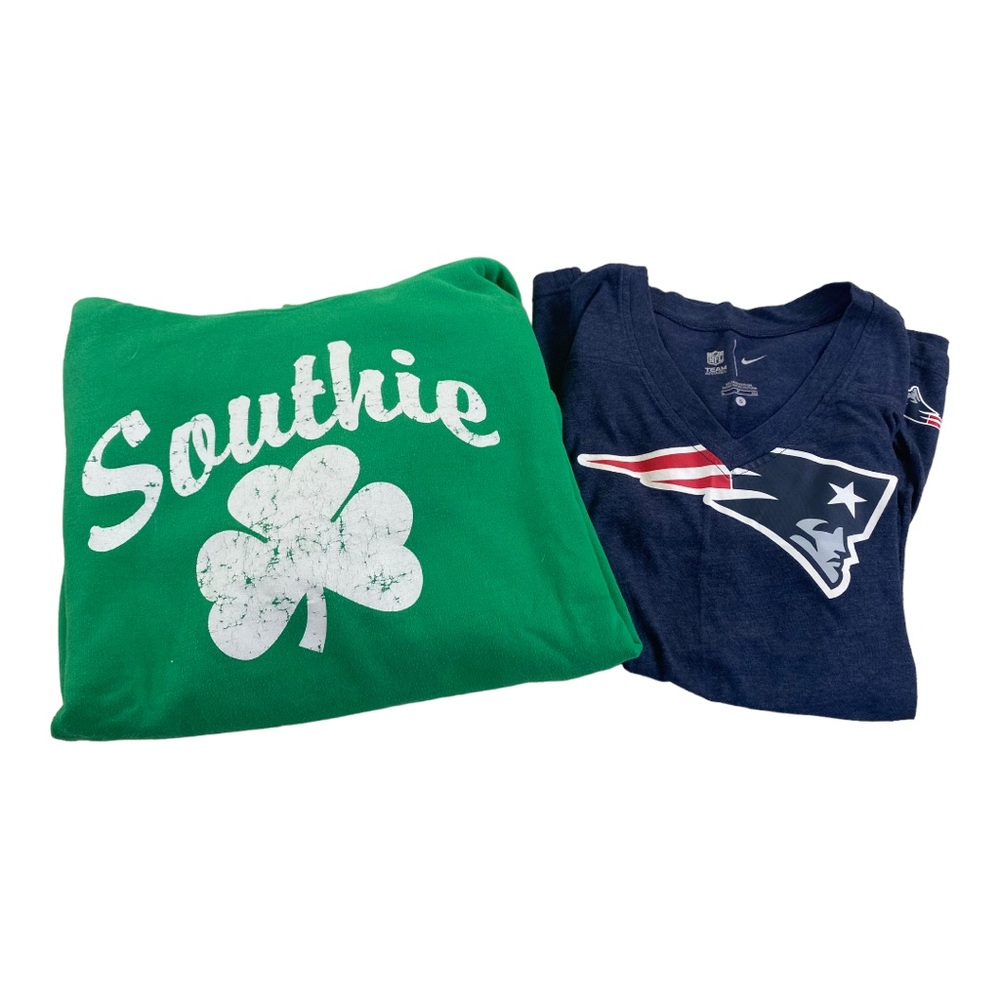 BOSTON FANS WOMEN’S SMALL PATRIOTS T-SHIRT + SOUTHIE CLOVER SWEATSHIRT